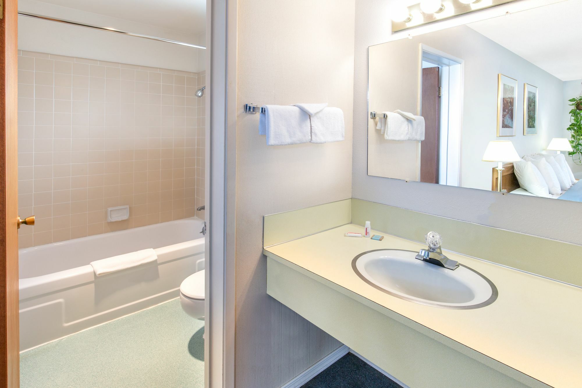 Redwood Inn Кресънт Сити Екстериор снимка